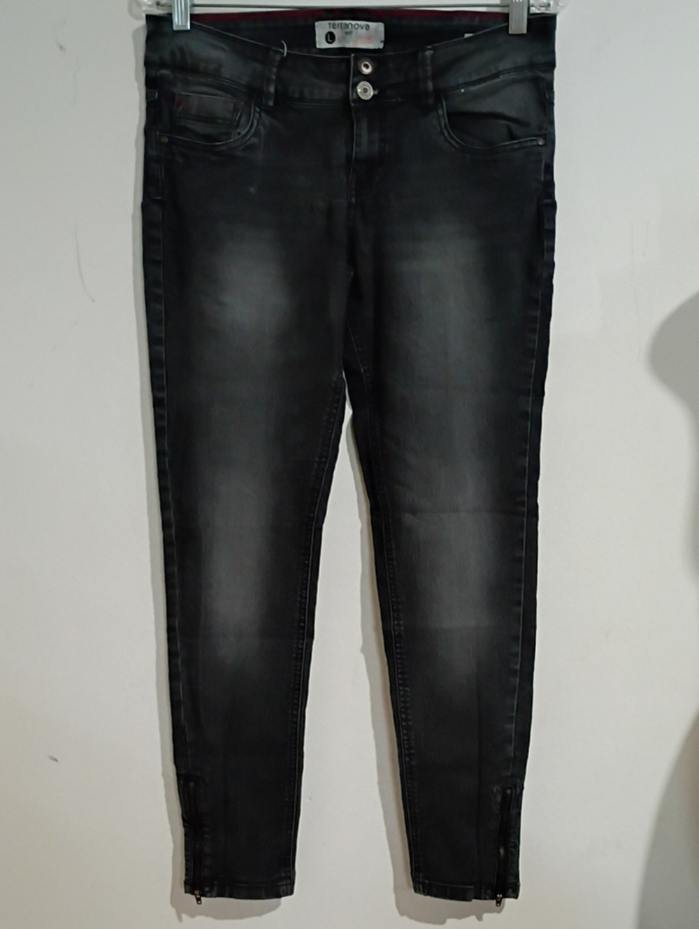 Tetranova Black Skinny Jeans with Ankle Zippers